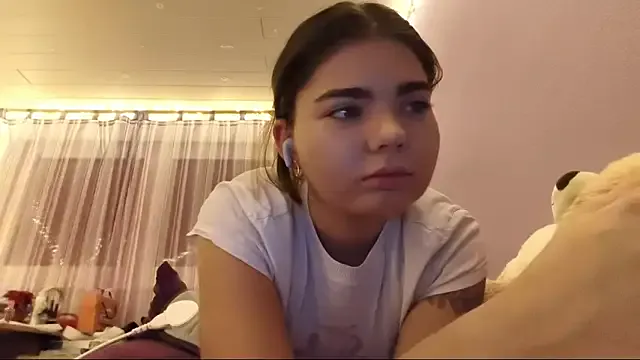 Mona_Slearys on StripChat