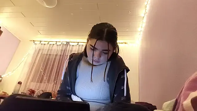 Mona_Slearys on StripChat