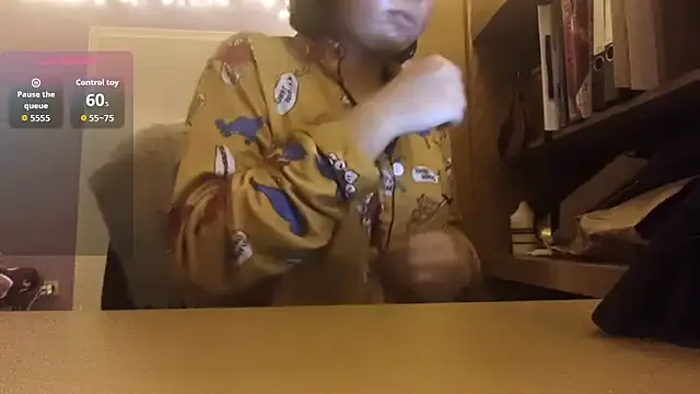 Mona_Slearys on StripChat