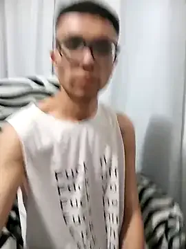 Naughty_Boy13 on StripChat