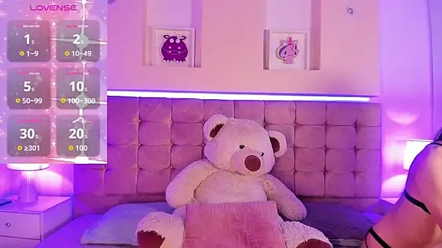 Naya_Velvet on StripChat 