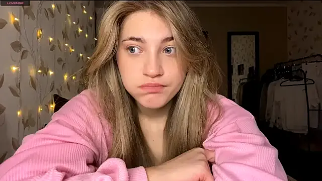 OrethaEredia on StripChat