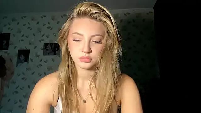 OrethaEredia — Spin around, show my outfit