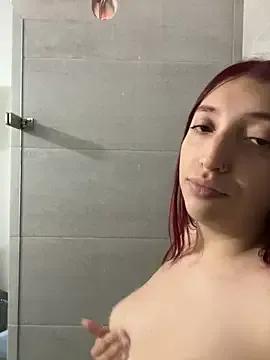 Paulina-Wells — my friend touch my tits