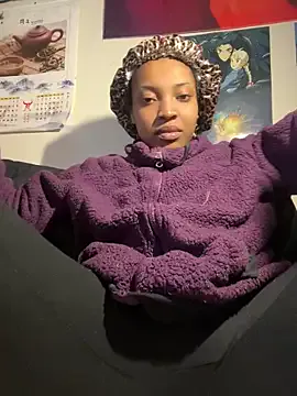 Queenkimi777 on StripChat