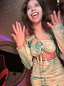 Queentaraf999 — YOU MAKE ME HORNY try11/101/202