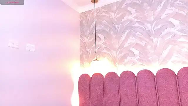 Rossie-Cameron on StripChat 