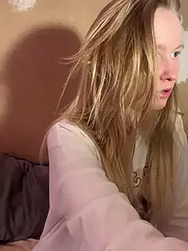 saint_cat25 on StripChat