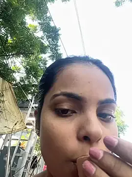 Sandhya_77 on StripChat