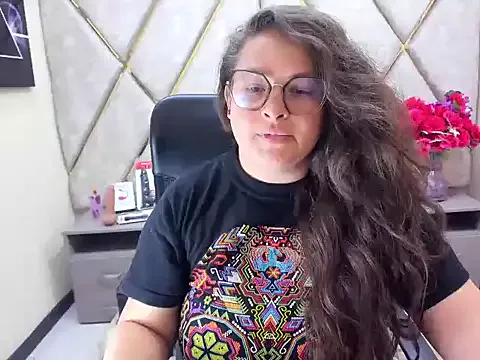 Sarah_Boobs_ room chat