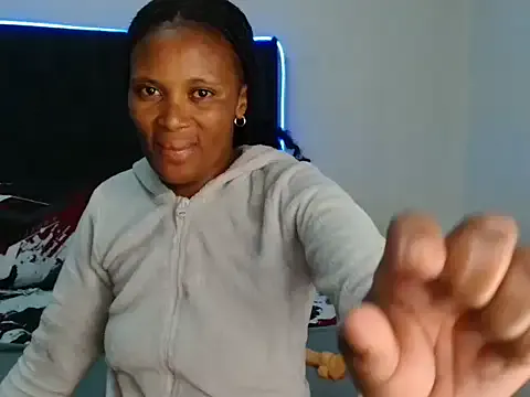 Sex_bomb30 on StripChat