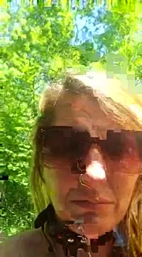 SheIsSomething on StripChat