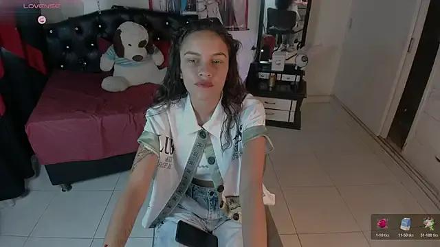 Skylovershot — Freechat on StripChat