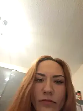 SlimBellaa on StripChat