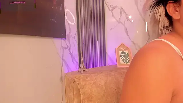 sofhiaa_adaams on StripChat