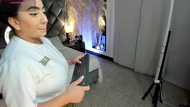 sofhiaa_adaams on StripChat