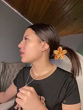 Sofia18_pinkk on StripChat