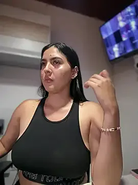 Sofia_Collins- on StripChat