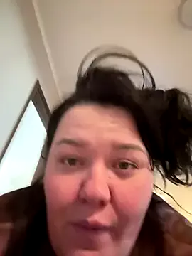 SunnyLeila2101 on StripChat