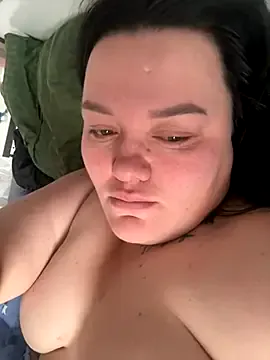 SunnyLeila2101 on StripChat