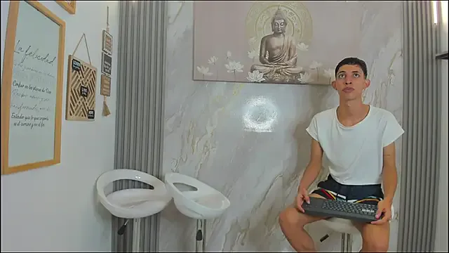 SWEET_RABBIT1 on StripChat