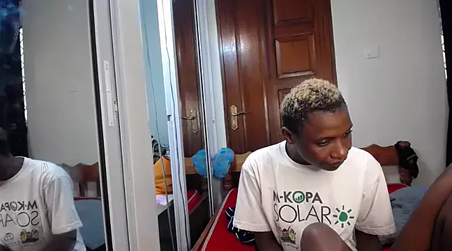 sweetchocolate9 on StripChat