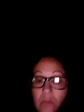 sweetkitty111 on StripChat