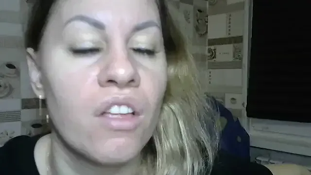 TherestlessKitty on StripChat