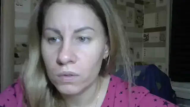 TherestlessKitty on StripChat