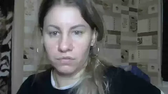 TherestlessKitty on StripChat