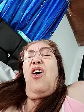 Vicky_Rosse on StripChat