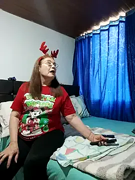 Vicky_Rosse on StripChat