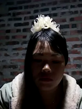 yana-zz on StripChat