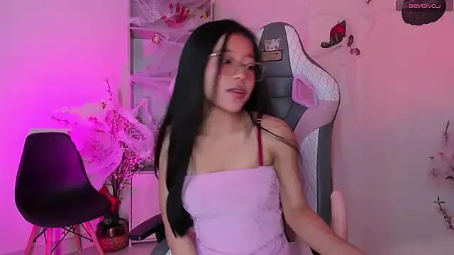 Zoe_Skyler — fuck dildo + prees nipples